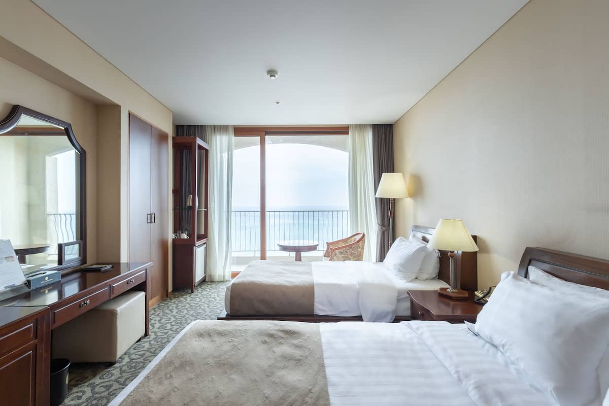 Deluxe Room, Ocean View (1Double+1Single) | In-room safe, soundproofing, free WiFi