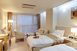 Deluxe Twin Room, Partial Ocean View