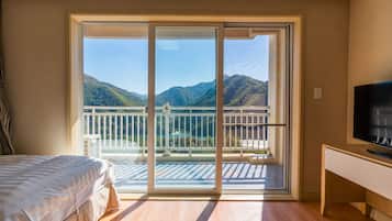 Premium bedding, blackout curtains, free WiFi, bed sheets