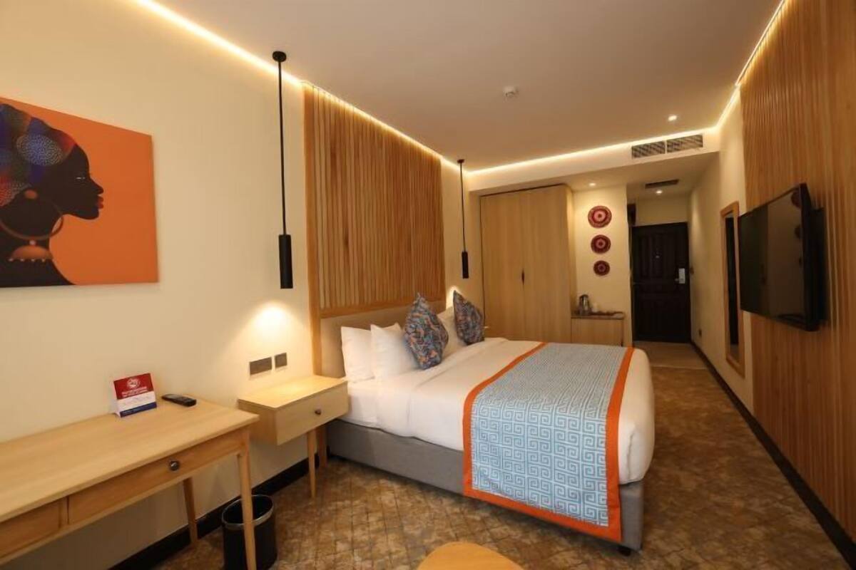 Hochwertige Bettwaren, Betten mit Memory-Foam-Matratzen, Minibar
