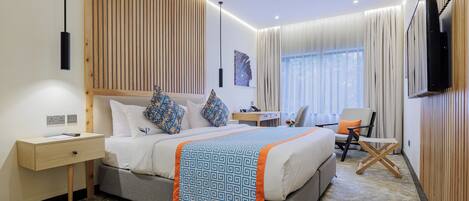 Deluxe Double Room, 1 Queen Bed, City View | Premium bedding, memory foam beds, minibar, in-room safe