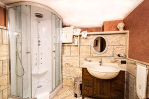 Familienzimmer, Mehrere Betten, Verbindungszimmer | Badezimmer