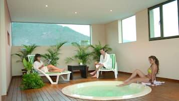 Indoor spa tub
