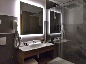 Chambre Familiale | Salle de bain