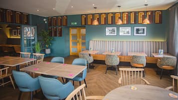 Breakfast, lunch, dinner served; local cuisine, garden views