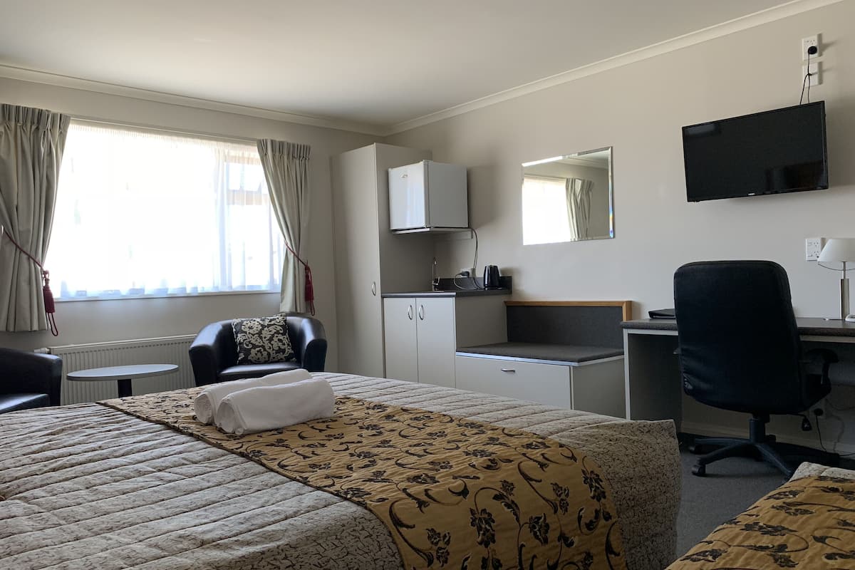 Kamer | Een kluis op de kamer, een bureau, geluiddichte muren