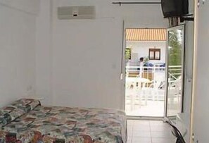 Estudio económico | Ropa de cama de alta calidad, camas extra y wifi gratis