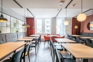 Desayuno continental gratuito y diario