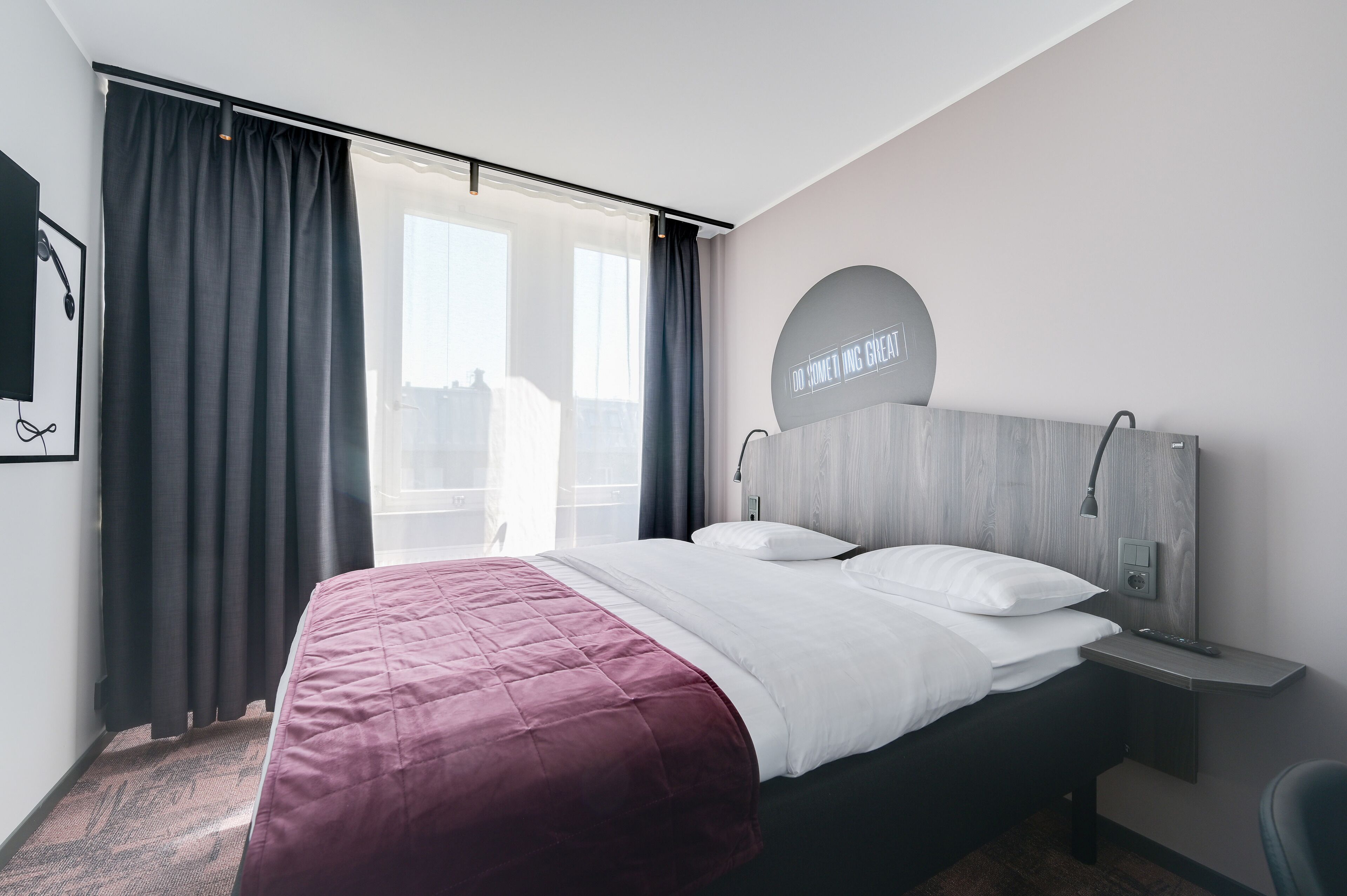 1 bedroom, down duvets, pillow-top beds, individually furnished