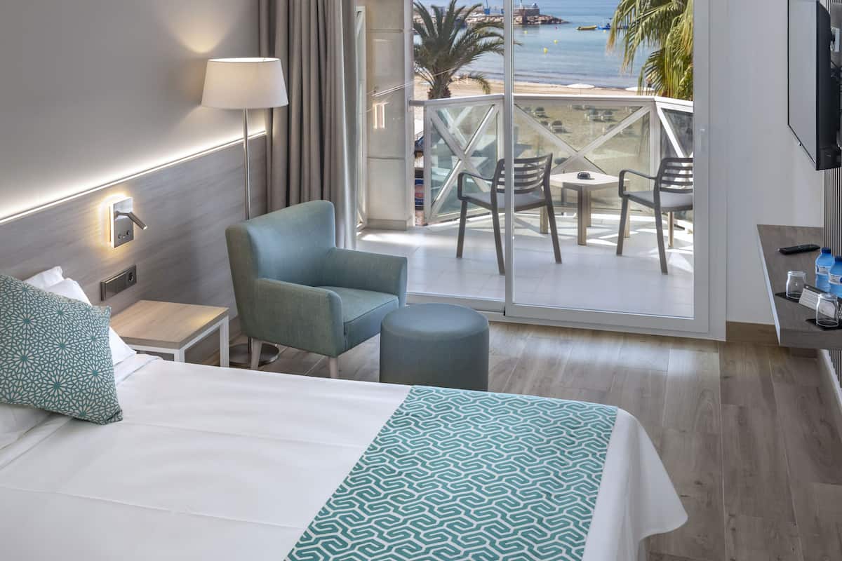 in-room safe, desk, free wifi, bed sheets