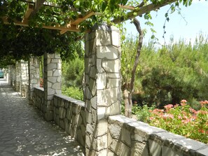 Property entrance - Glicorisa Beach (Samos)