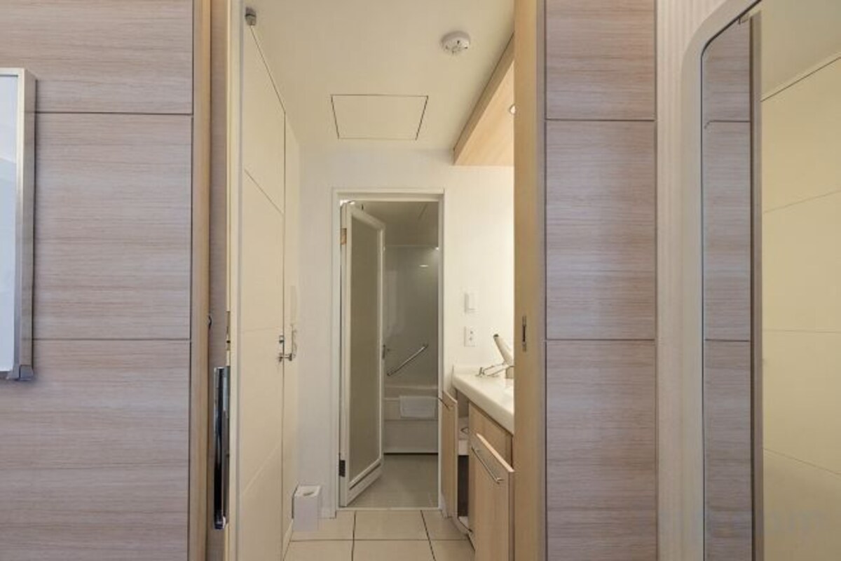 Corner Twin Room