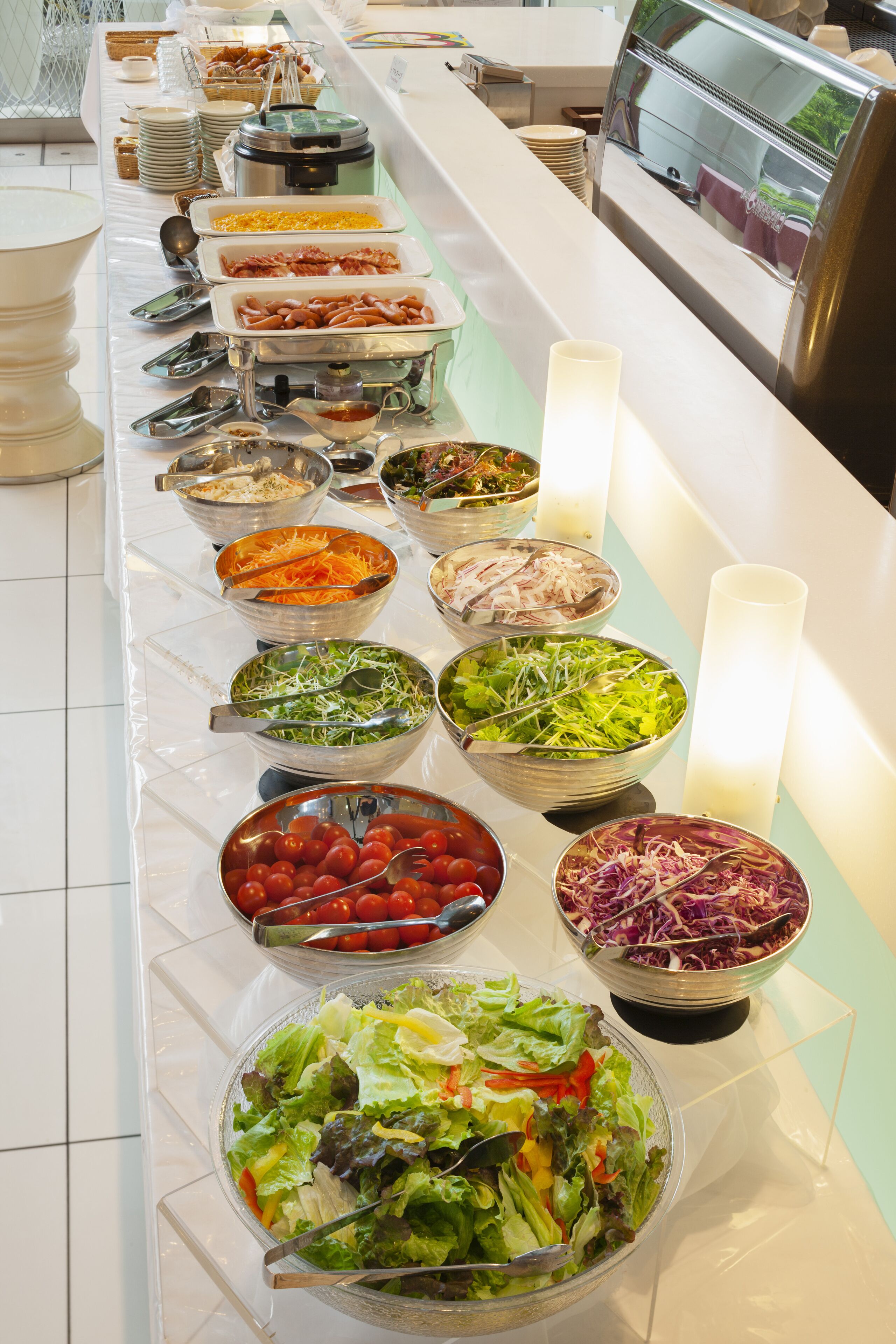 daily buffet breakfast for a fee