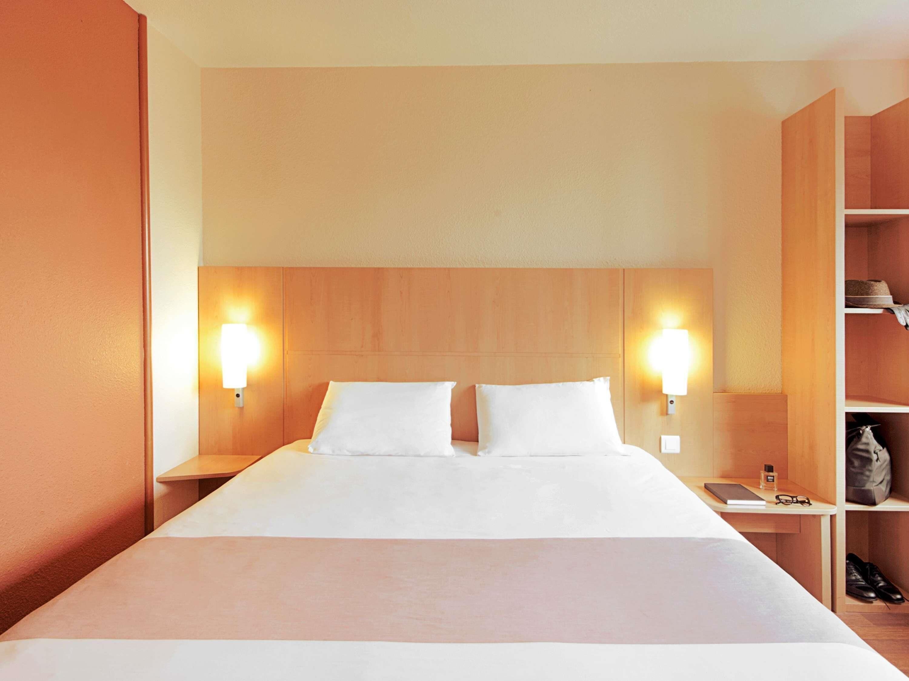 Standaard tweepersoonskamer, 1 tweepersoonsbed | Luxe beddengoed, een bureau, geluiddichte muren, gratis wifi
