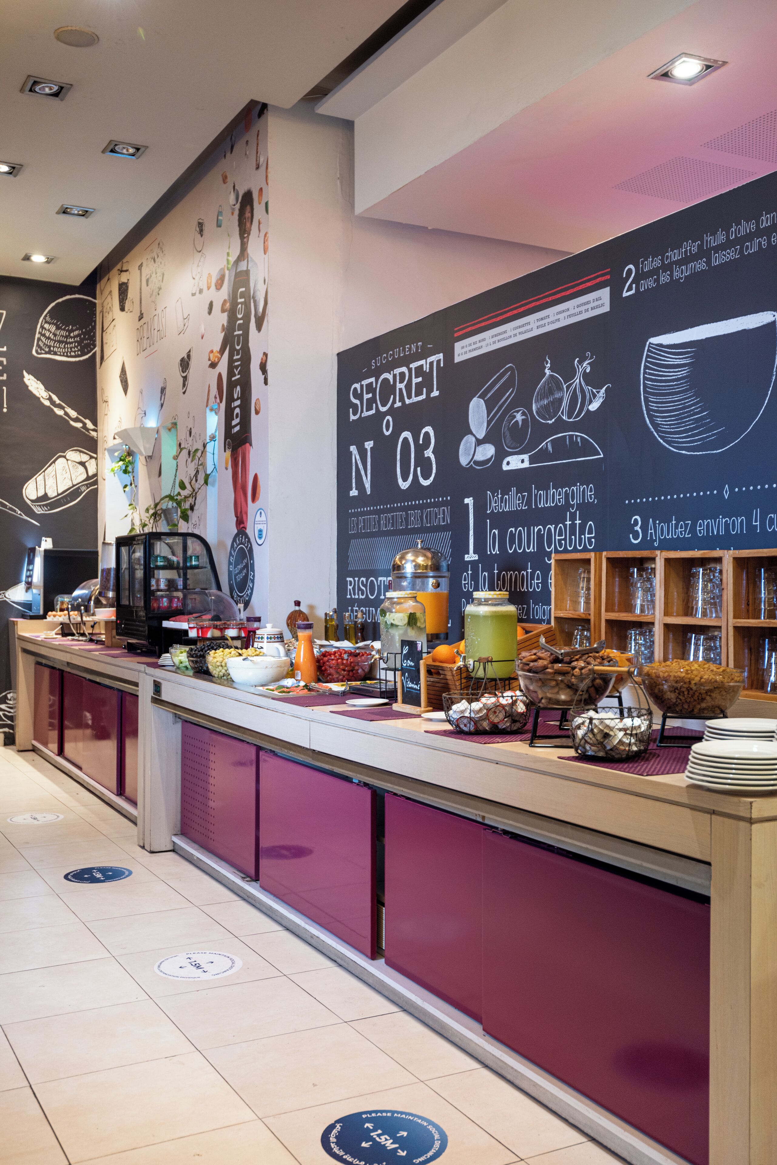 Se ofrece un desayuno bufé (72 MAD por persona)