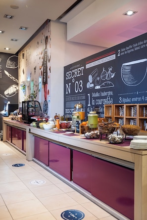 Daily buffet breakfast for a fee