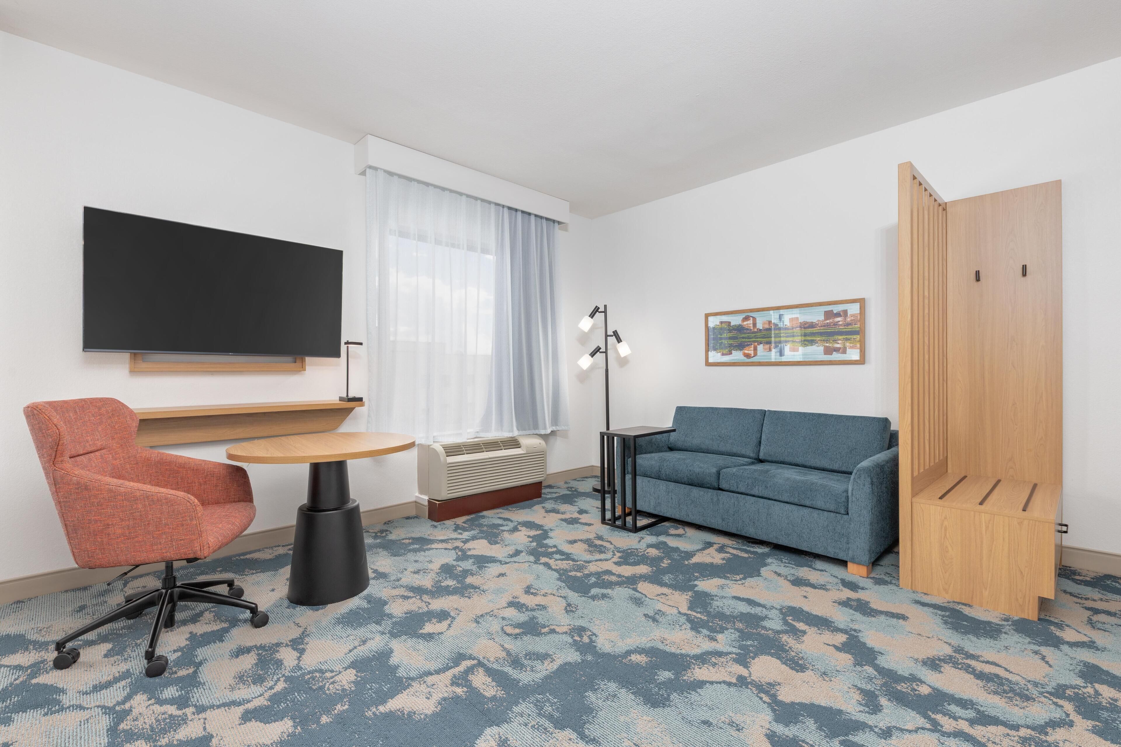 Suite estudio, 1 cama King size, para no fumadores | Cortinas blackout, tabla de planchar con plancha y wifi gratis 