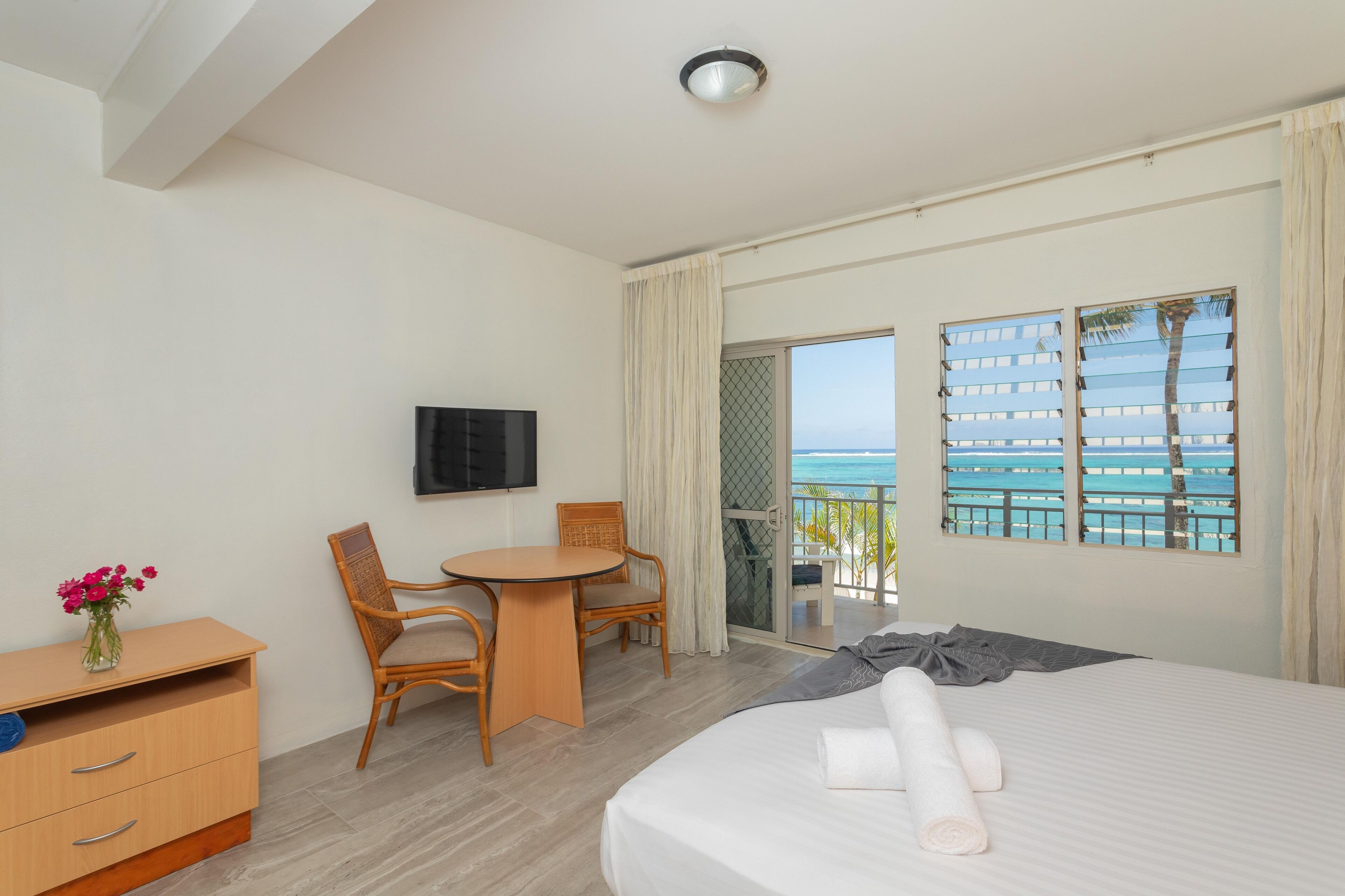 studio, beachfront | in-room safe, desk, iron/ironing board, bed sheets