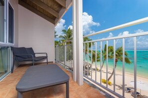 Deluxe Studio, 1 King Bed, Beachfront | Terrace/patio - Moana Sands Beachfront Hotel (Rarotonga)