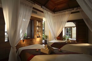 Couples treatment room(s), body treatments, aromatherapy, body wraps