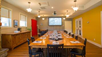 Meeting facility