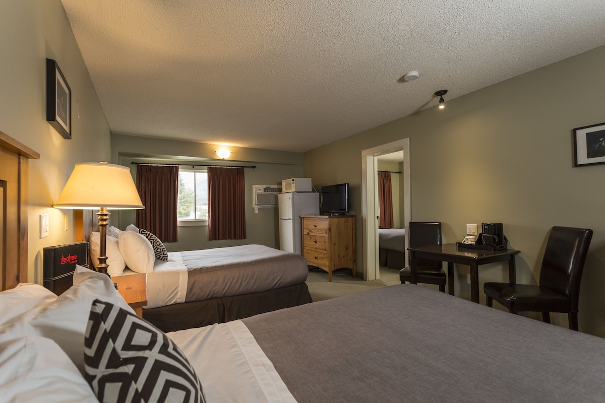 Deluxe Room (Deluxe Family Room) | 1 bedroom, premium bedding, down comforters, pillowtop beds