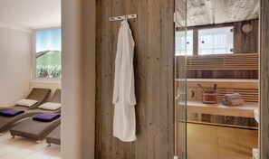 Sauna, steam room