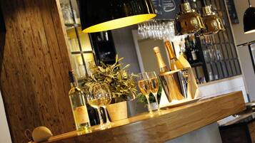 Bar (in der Unterkunft)