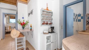 Family Room | Private kitchen | Fridge, stovetop, coffee/tea maker, electric kettle