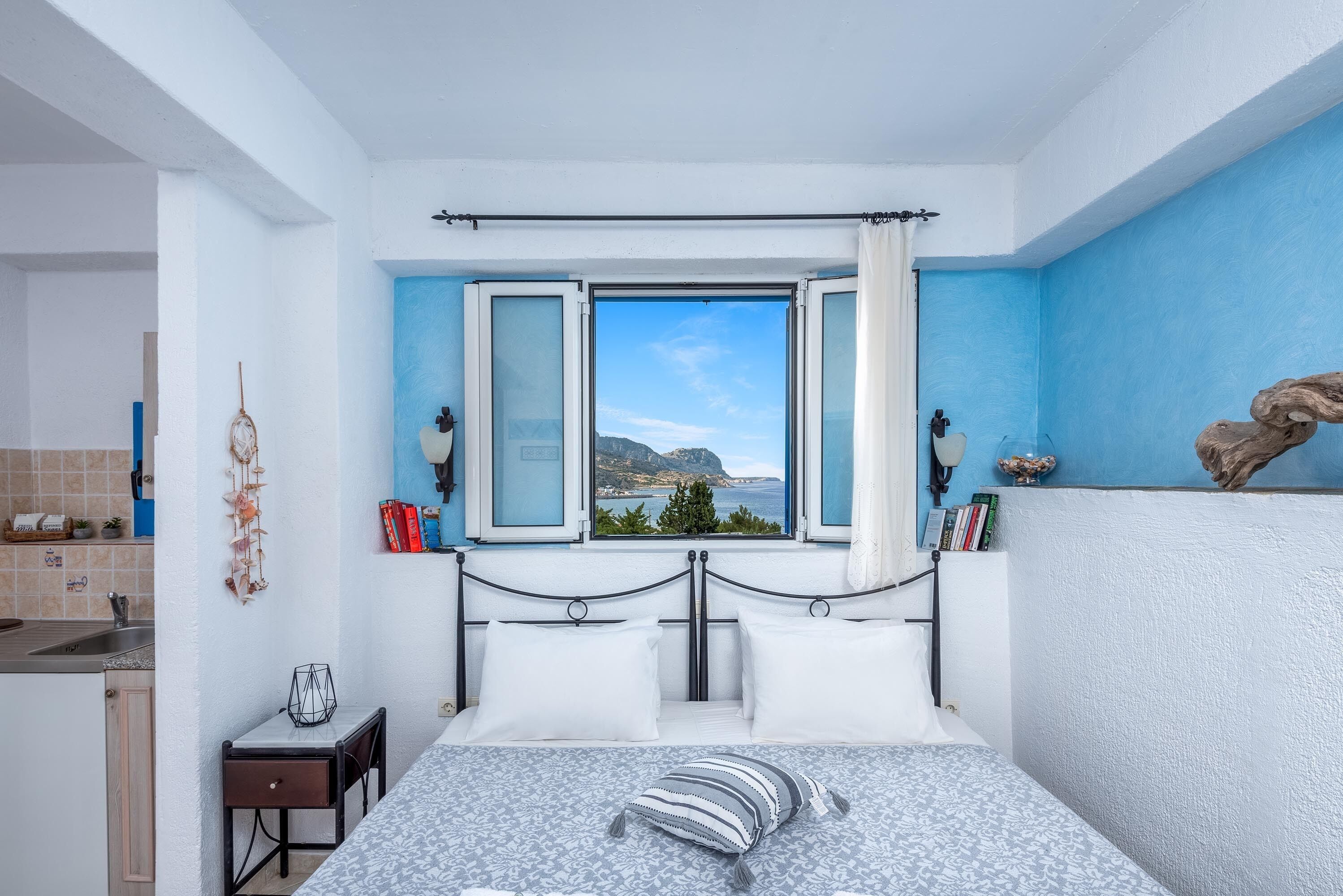 Standaard kamer, 1 queensize bed | Een kluis op de kamer, verduisterende gordijnen