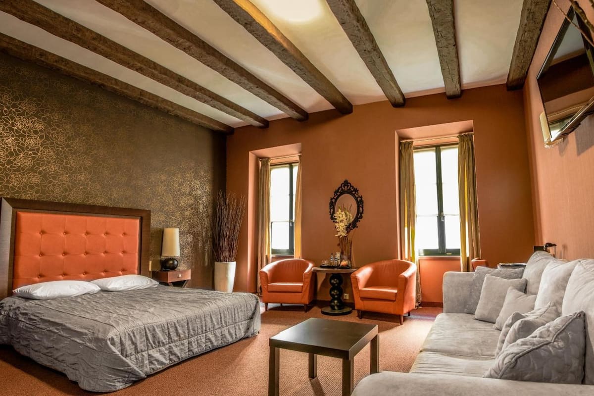 in-room safe, blackout curtains, iron/ironing board