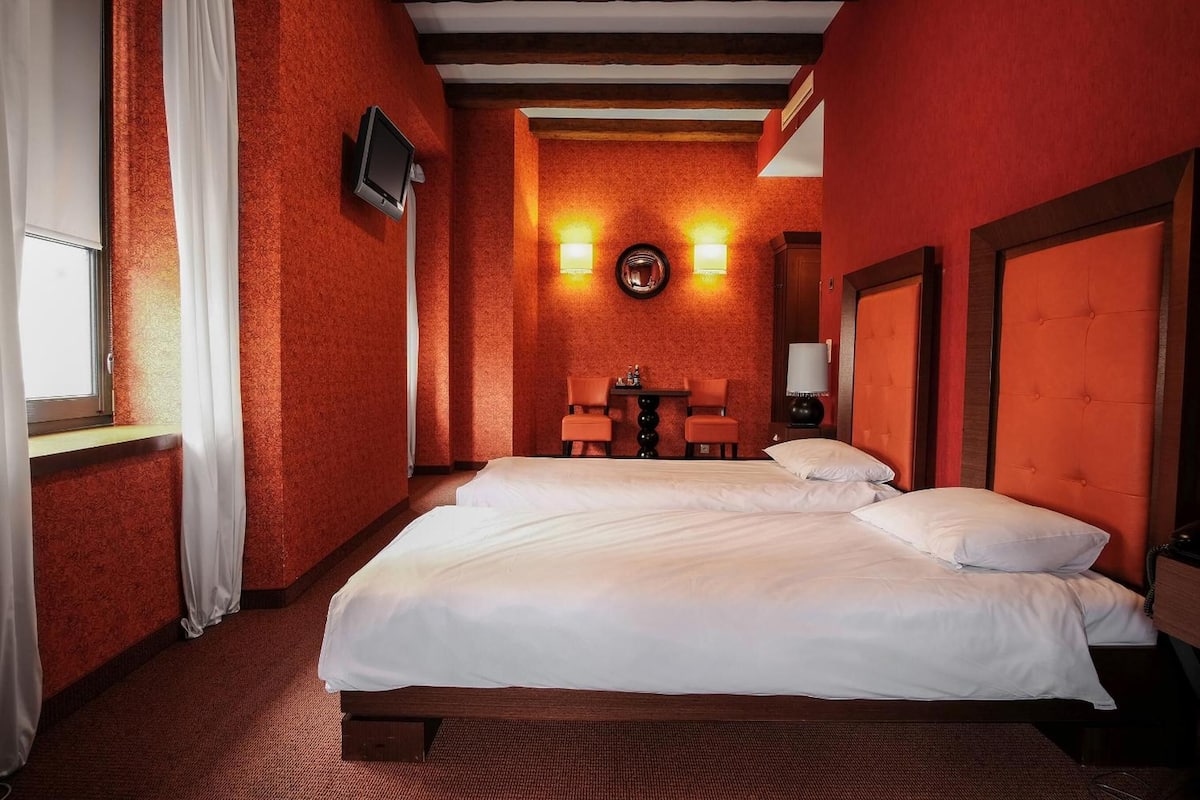 in-room safe, blackout curtains, iron/ironing board