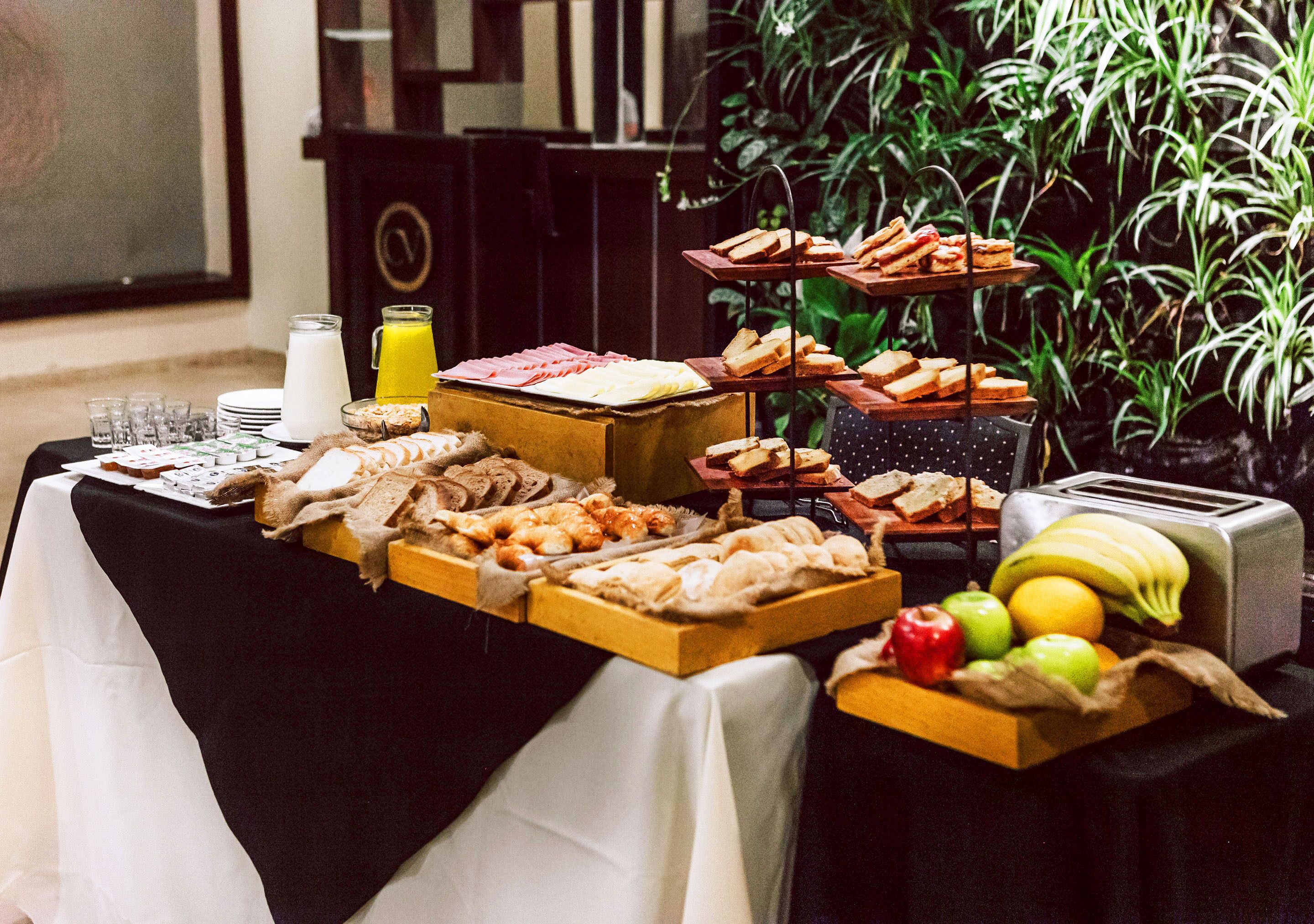 Desayuno buffet incluido todos los días 