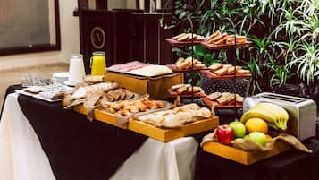 Desayuno buffet incluido todos los días