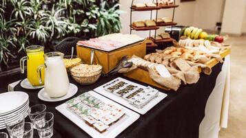 Free daily buffet breakfast