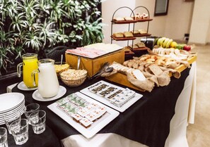 Desayuno buffet incluido todos los días