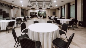 Banquet hall - Hotel Carlos V  (San Miguel de Tucuman)