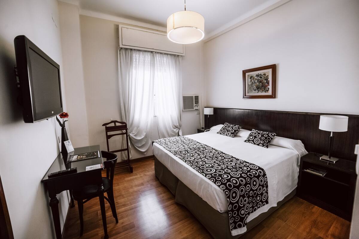 Chambre Double Supérieure, 1 grand lit