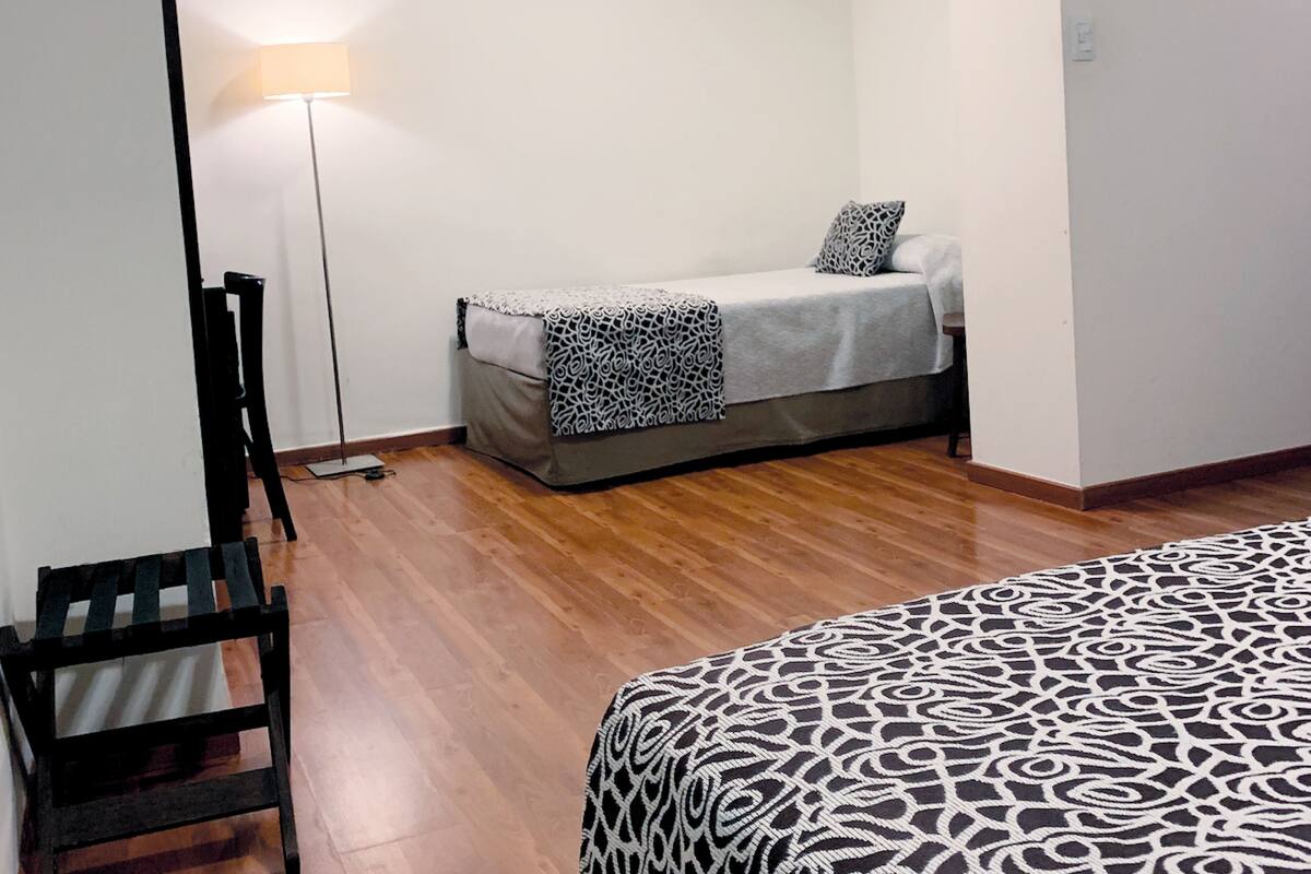 1 chambre, literie de qualité supérieure, couette en duvet d'oie