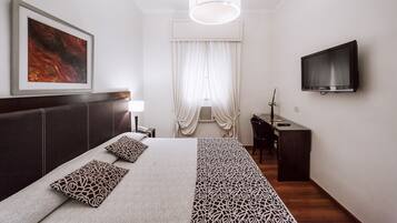 Superior Apartment, 2 Bedrooms (5 People) | 1 bedroom, premium bedding, down comforters, pillowtop beds