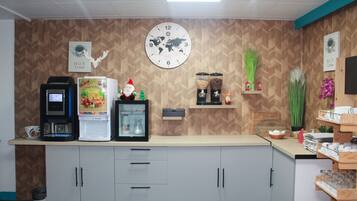 Café da manhã com buffet todos os dias mediante uma taxa