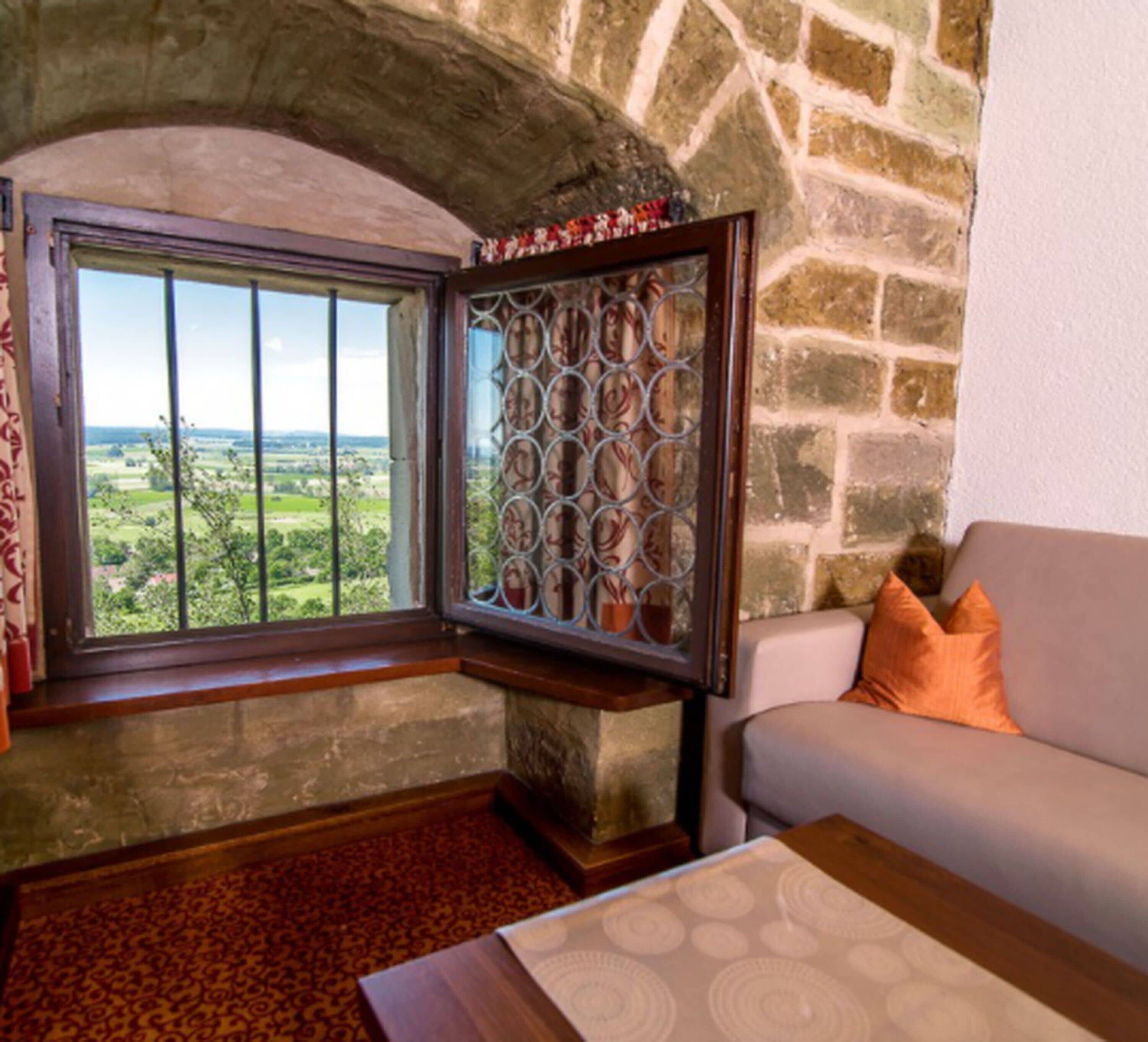 individually decorated, individually furnished, desk, laptop workspace