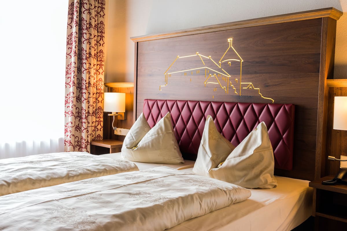 individually decorated, individually furnished, desk, laptop workspace