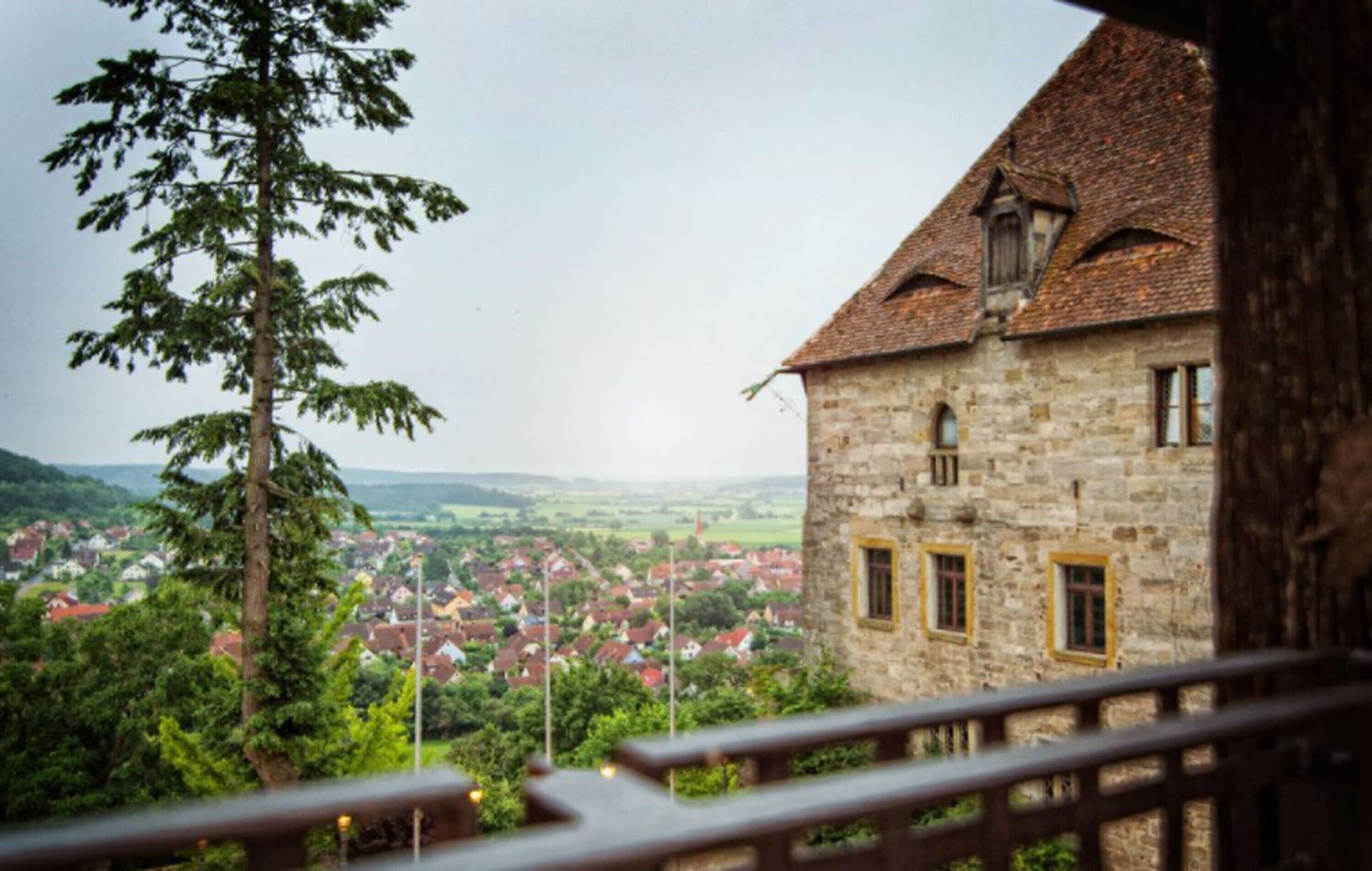 panoramic suite, valley view | courtyard view