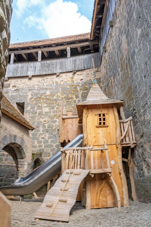 Área de juegos infantiles al aire libre