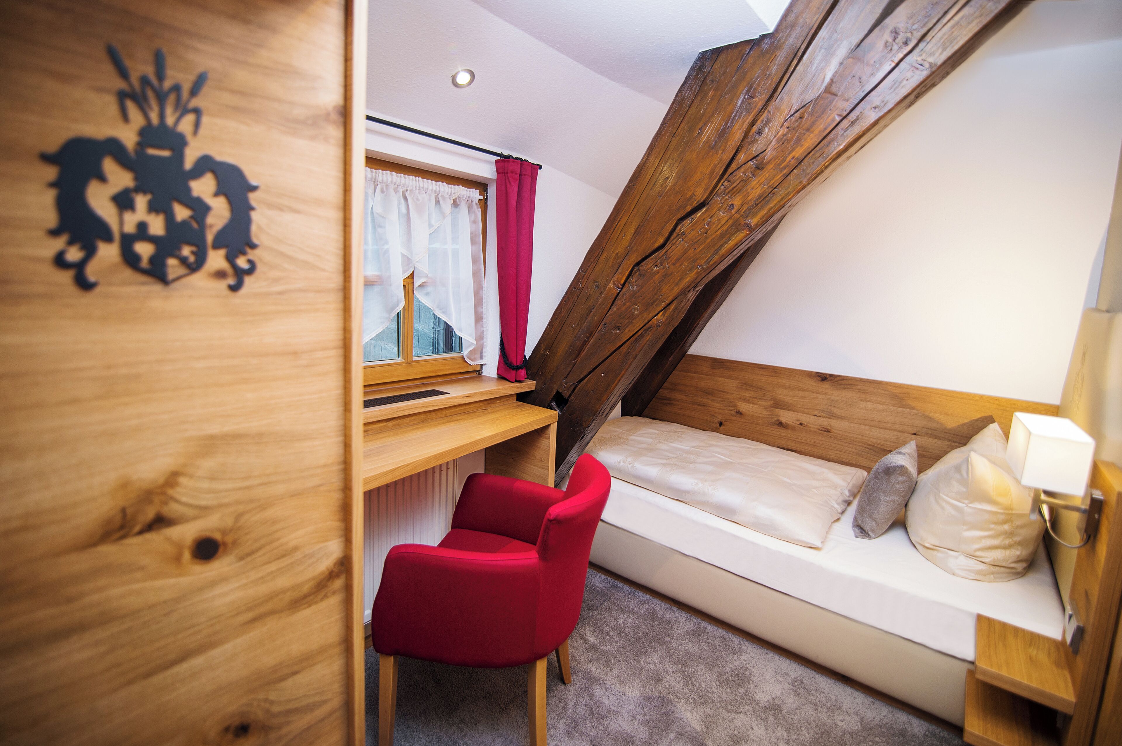 Economy Single Room | Individually decorated, individually furnished, desk, laptop workspace