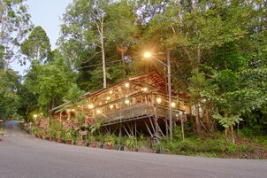 2 ห้องอาหาร, บริการอาหารเช้า