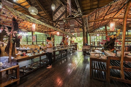 ์์นจ ์์ฌ ๊ณต๊ฐ