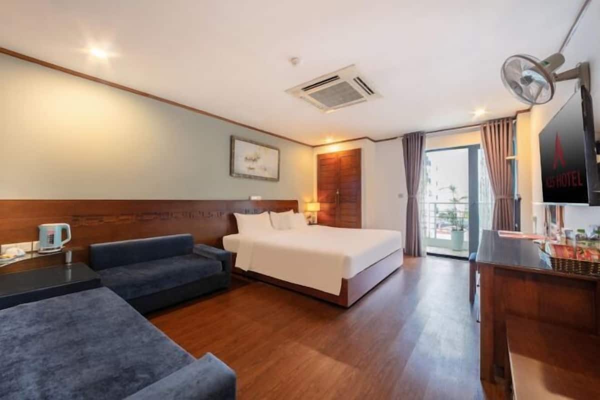 Minibar, in-room safe, blackout drapes, iron/ironing board