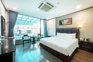 Grand Double Room | Minibar, in-room safe, blackout drapes, iron/ironing board